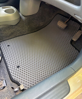 EVA коврики на Toyota Vitz I 1998 - 2005 в Набережных Челнах EVA коврики на Toyota Vitz I 1998 - 2005 в Набережных Челнах